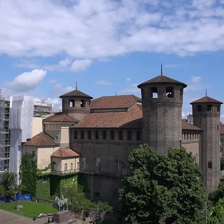 Casa Savoia - Piazza Castello Daire